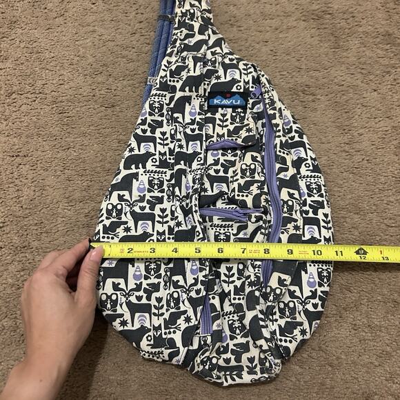 KAVU Women's Patterned Sling Bag - Black and White - Picture 4 of 6